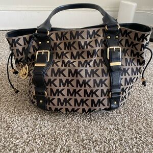 Michael Kors Black and tan gray Signature Tote